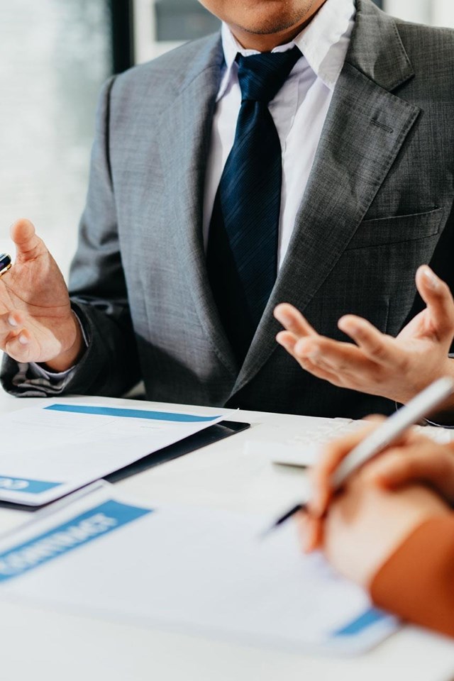 Mantenemos sus contratos en orden